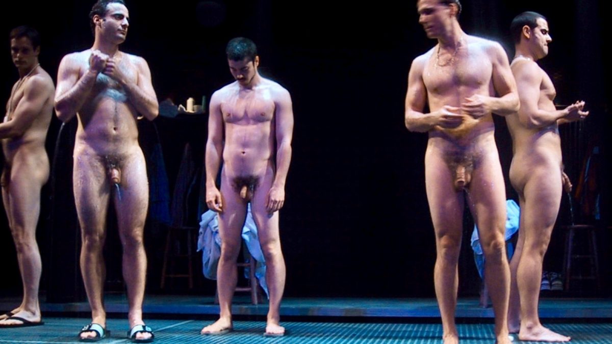 Nudity in a theatre play – Naktiv